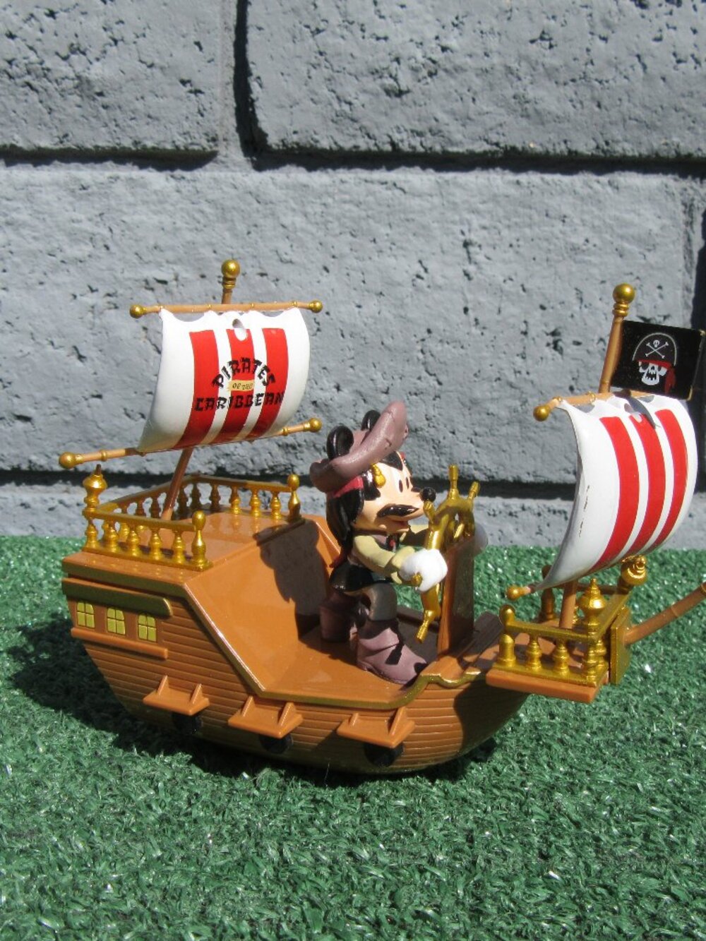 Disney Parks Pirates of the Caribbean Mickey Mouse Pullback Toy Pirate Ship